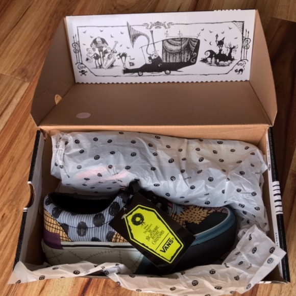SOLD ‼️ DISNEY NIGHTMARE BEFORE CHRISTMAS VANS - Picture 3 of 15